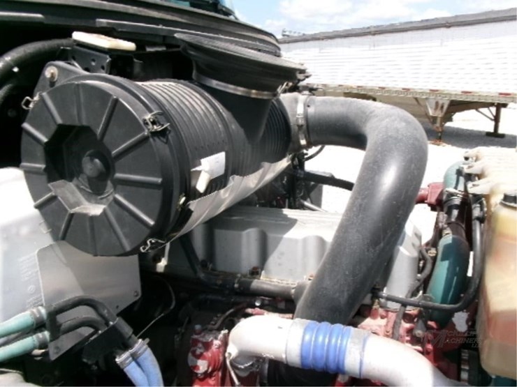 2017-mack-pinnacle-cxu613-image-40