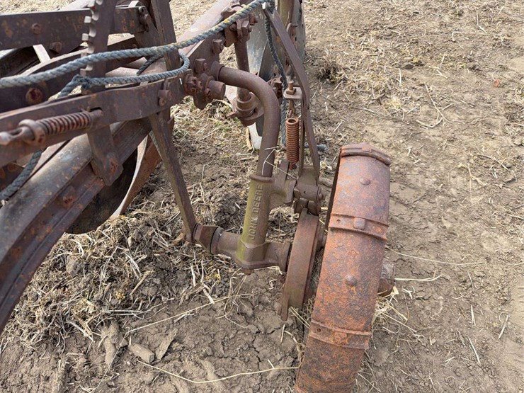 john-deere-two-bottom-plow-image-11