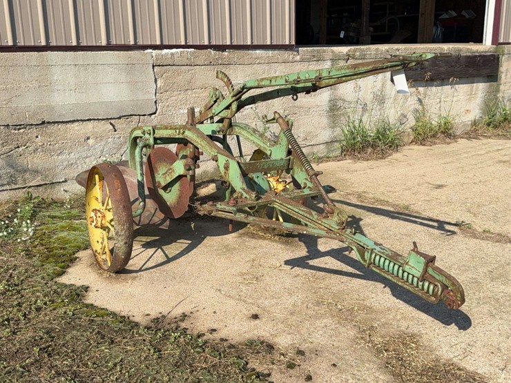 john-deere-12-image-3