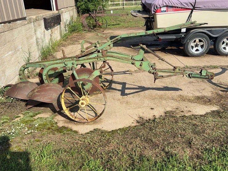 john-deere-12-image-4