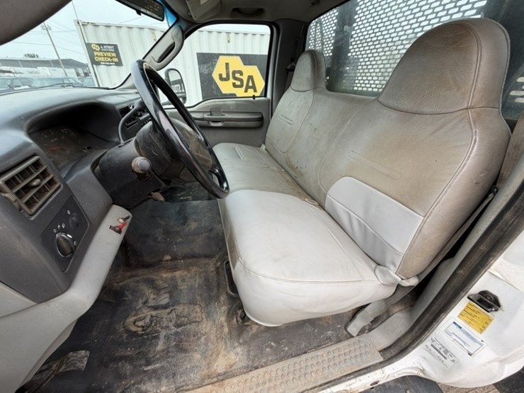 2003-ford-f450-image-25