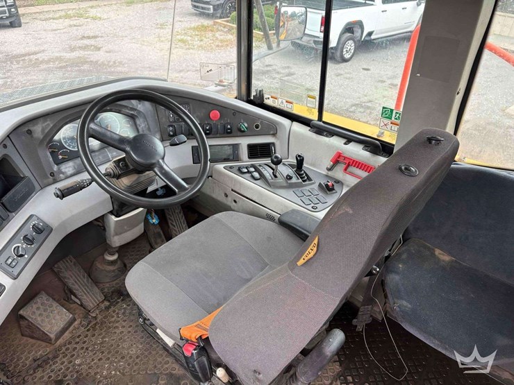 2020-volvo-a25g-image-13