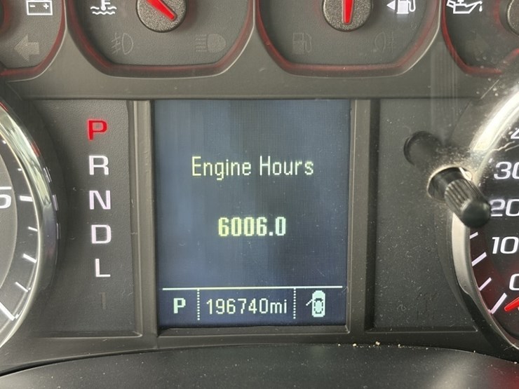 2017-chevrolet-silverado-1500-image-28