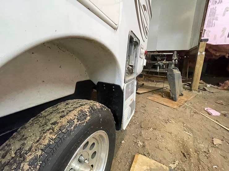 #7001-•-2018-escape-5.0-ta-5th-wheel-camper-(has-mn-title-in-dealy)-image-22