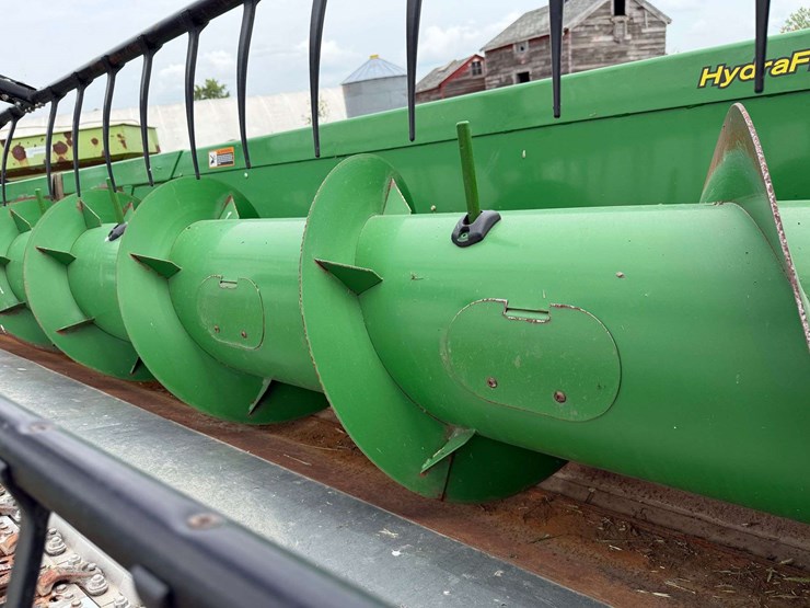 john-deere-630f-image-10