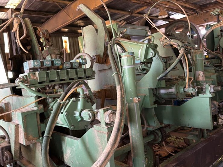 #104-•-4-headblock-hmc-ag-50bd-right-hand-carriage-and-track-frame-image-12
