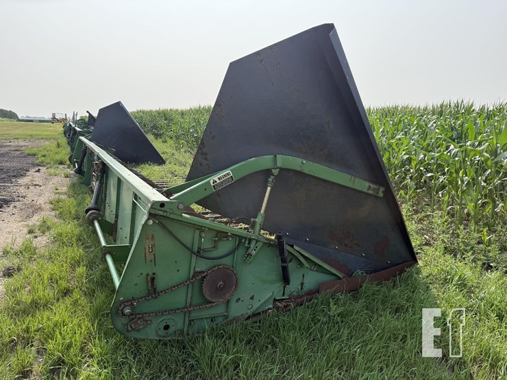 john-deere-230-image-7