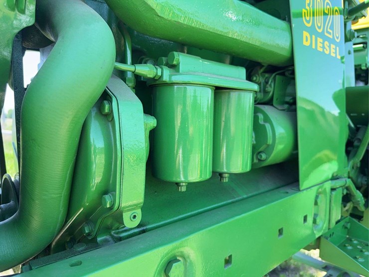 john-deere-3020-image-25
