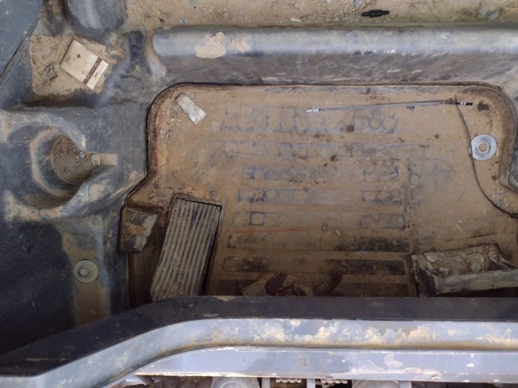 deere-331g-image-11