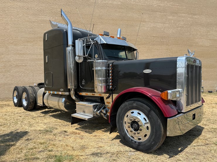 2000-peterbilt-379-image-4