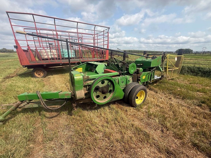 john-deere-24t-image-8