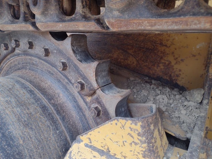 caterpillar-d4k2-xl-image-28
