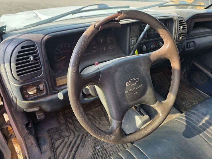1999-chevrolet-silverado-2500-image-25