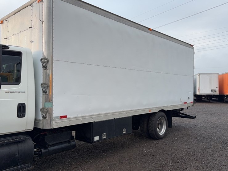 2003-international-durastar-4300-image-12