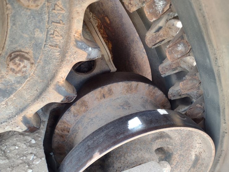 deere-333g-image-13