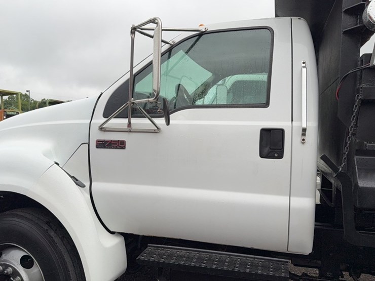 2007-ford-f750-image-14