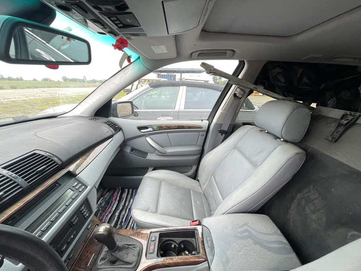 2002-bmw-x5-image-13