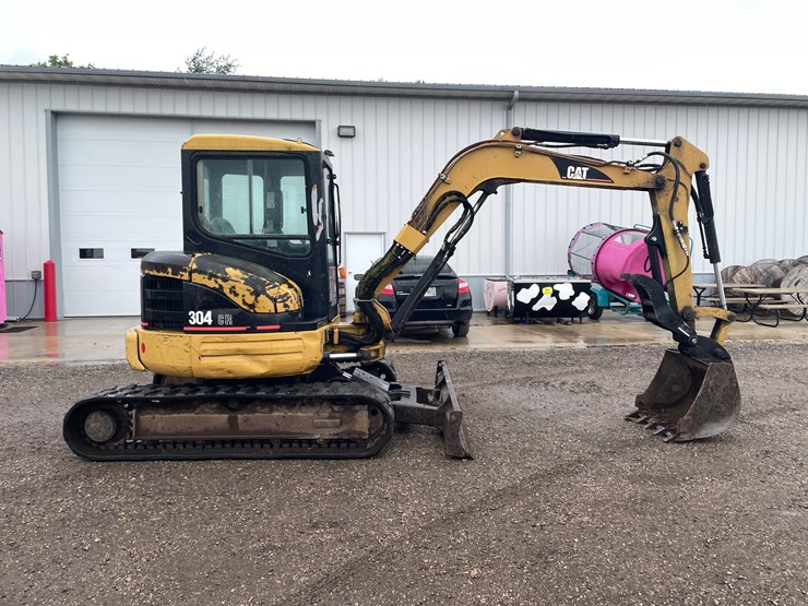 2004-caterpillar-304-image-4