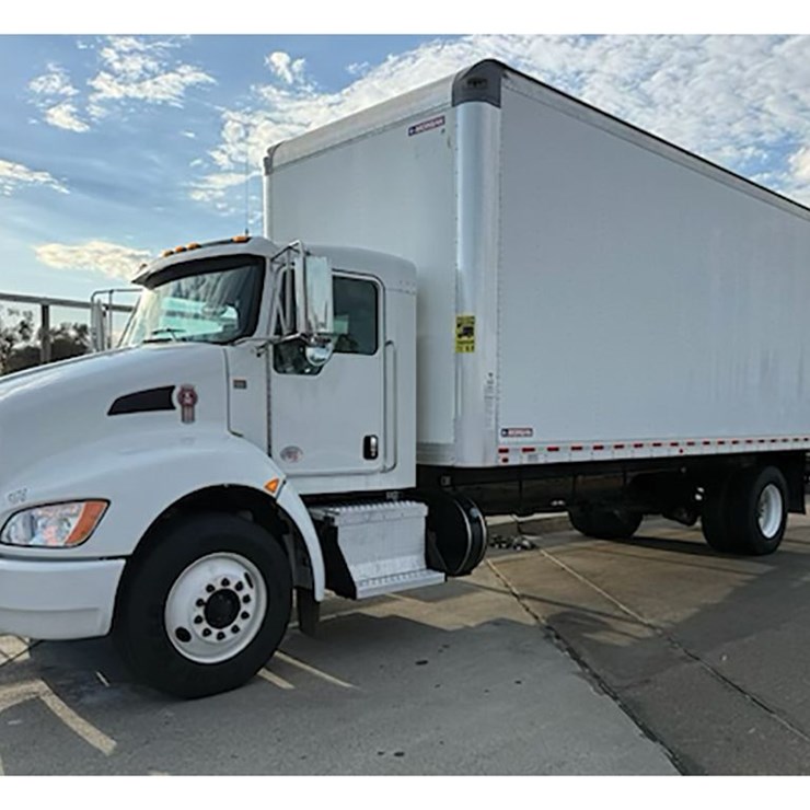 2022 KENWORTH T270