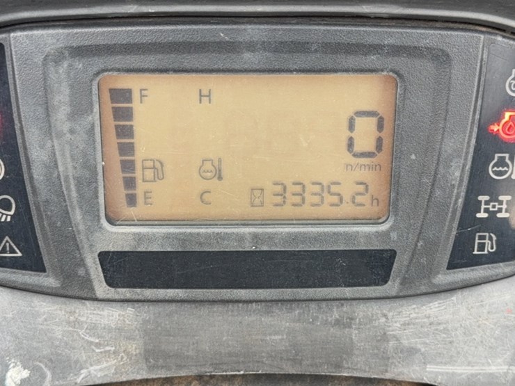 kubota-f2690-image-14