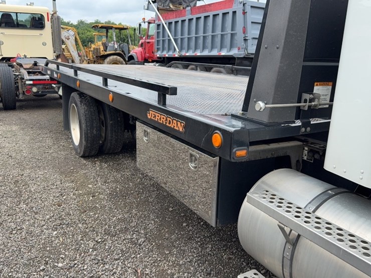 2022-kenworth-t270-image-6