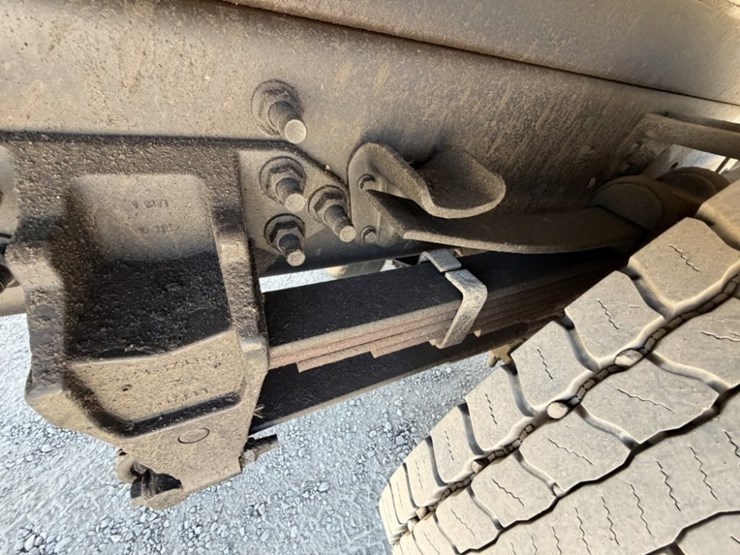 2021-ford-f650-image-19