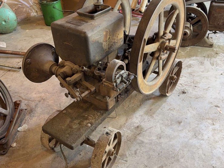 rock-island-2-1/2-horse-hit-and-miss-engine-with-cart-image-1