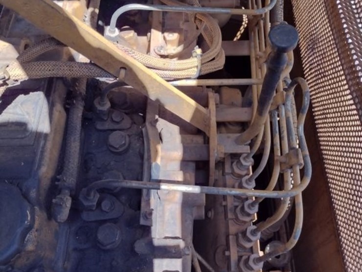 caterpillar-d4c-image-25