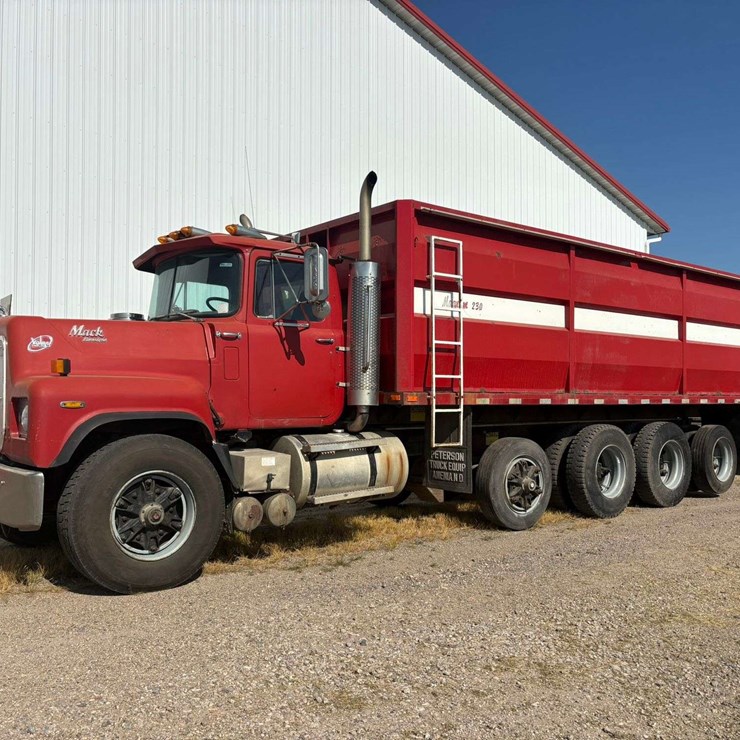 1986 MACK VALUELINER