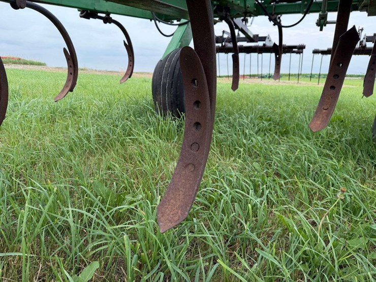 john-deere-680-image-15