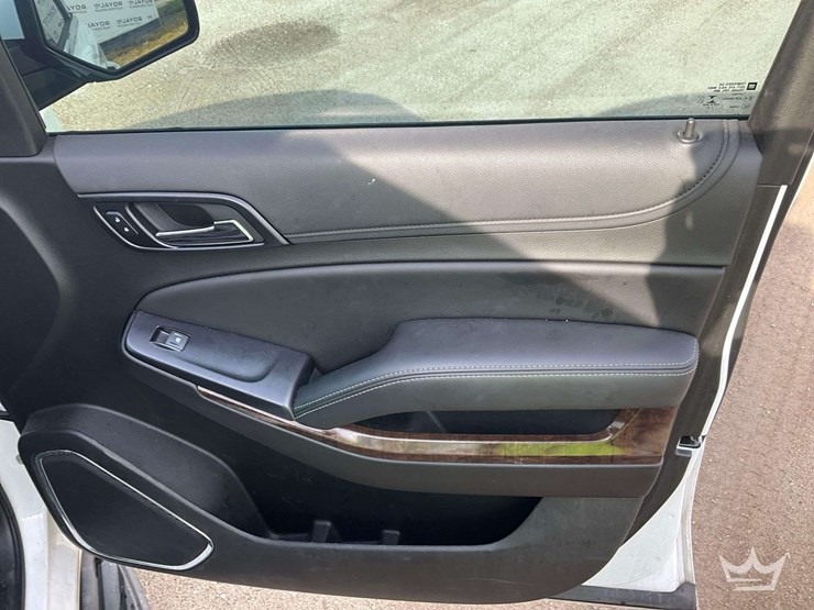 2020-chevrolet-tahoe-image-25