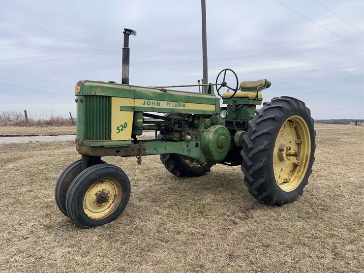 john-deere-520-image-1