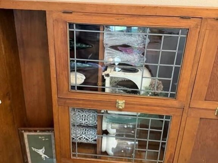 large-leaded-glass-door-cabinet-image-3