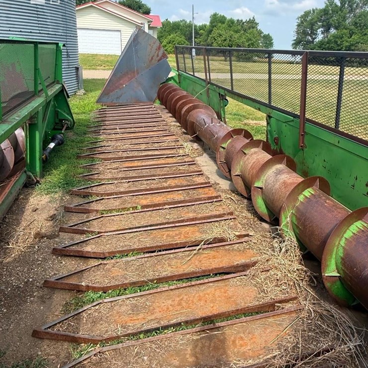 1985 JOHN DEERE 230R