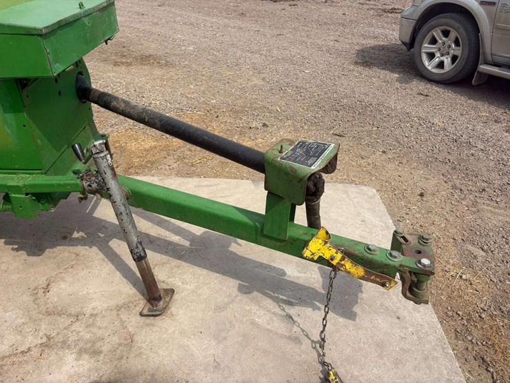 john-deere-336-image-10