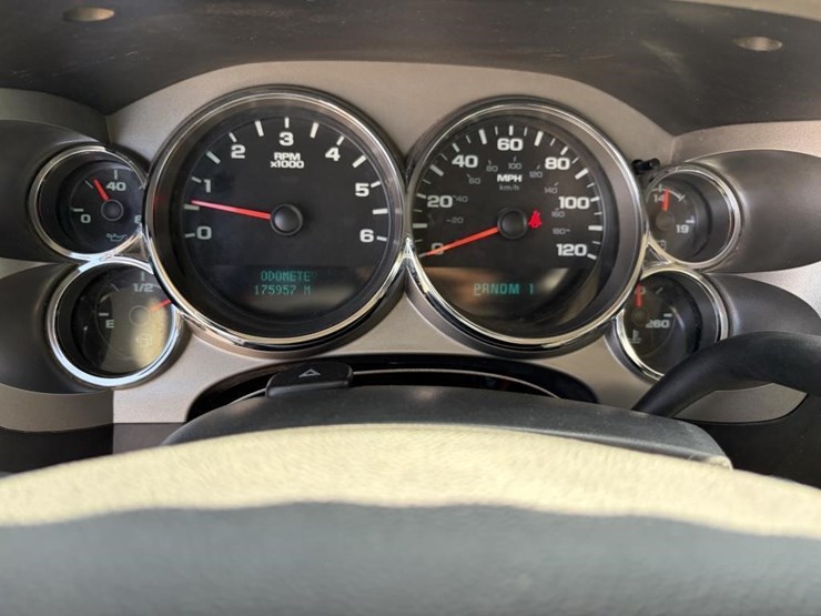 2012-gmc-sierra-3500hd-image-27