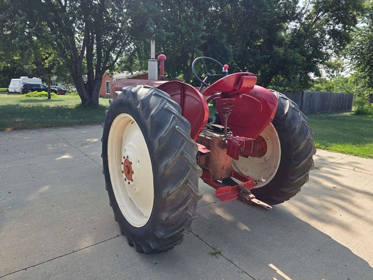 1951-massey-ferguson-44-image-11