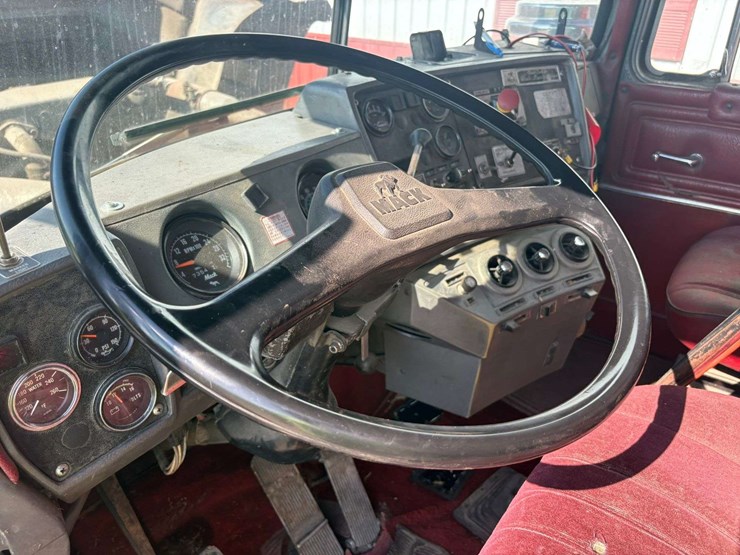 1986-mack-valueliner-image-59
