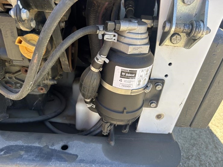 2019-bobcat-t595-image-40