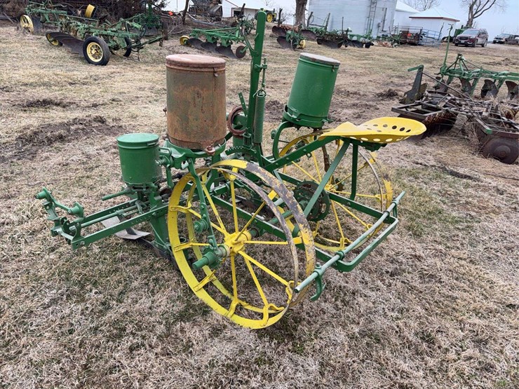 john-deere-two-row-planter-image-3