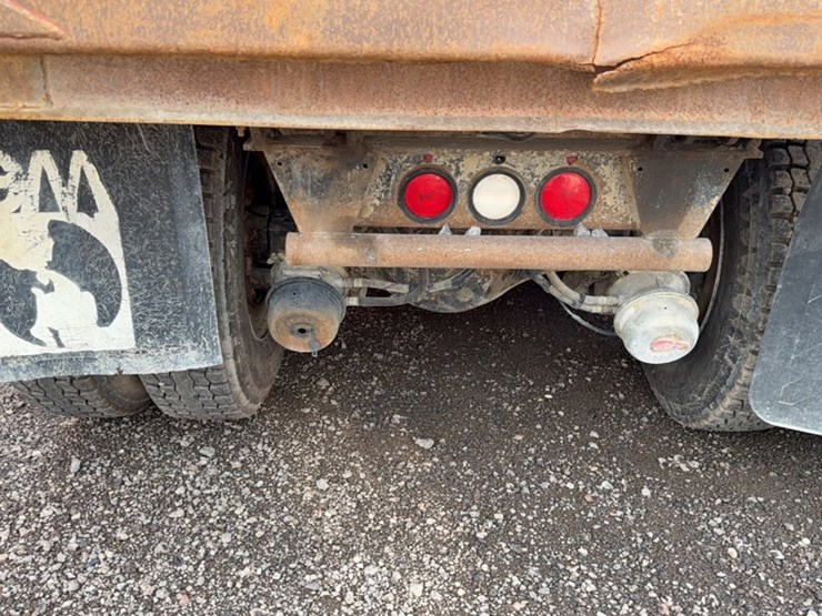 2016-kenworth-t880-image-9
