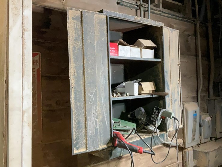 #178-•-jockey-grinders-and-parts-cabinet-image-1