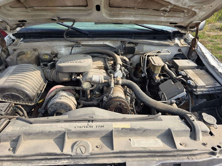 1999-chevrolet-silverado-2500-image-28