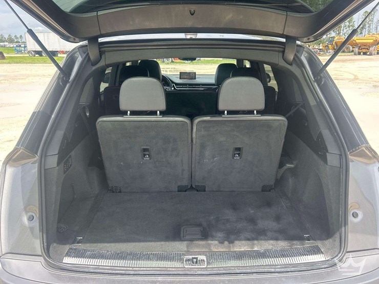 2017-audi-q7-image-24