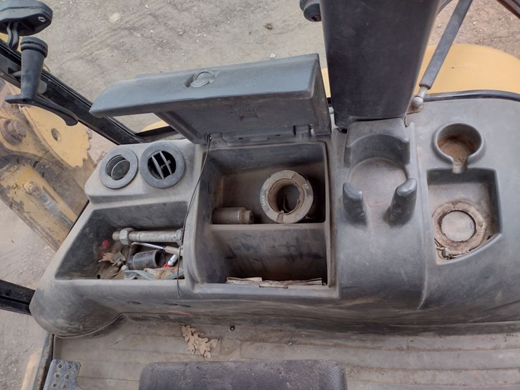 caterpillar-416d-image-9