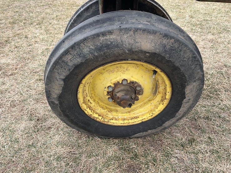 john-deere-70-image-15