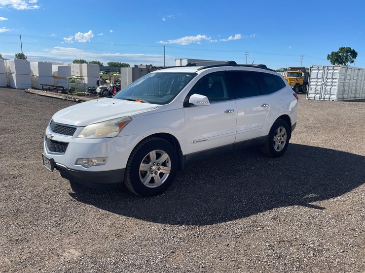 2009-chevrolet-traverse-image-1