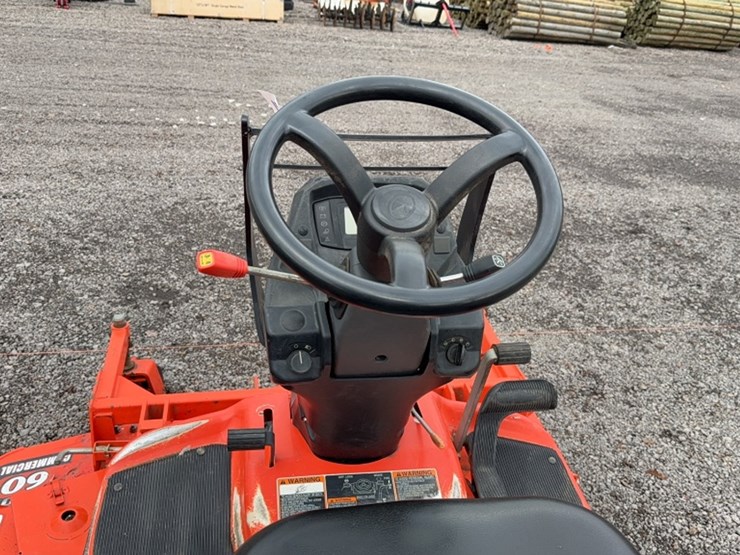 kubota-f2690-image-13