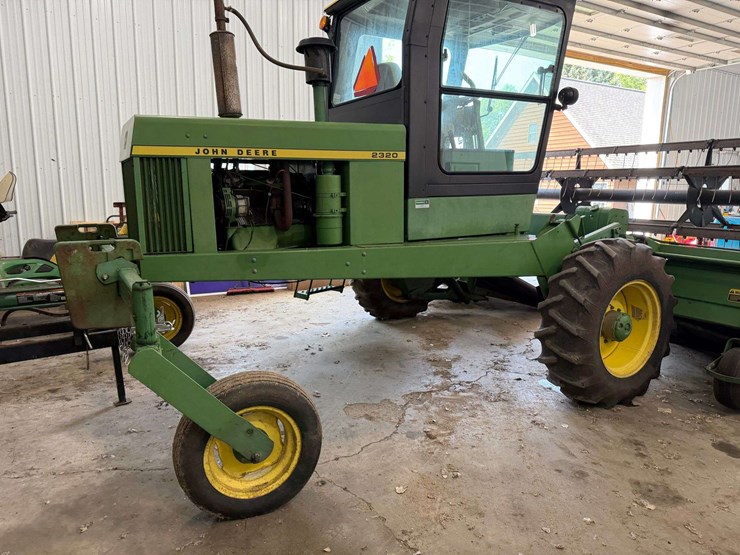 john-deere-2320-image-43