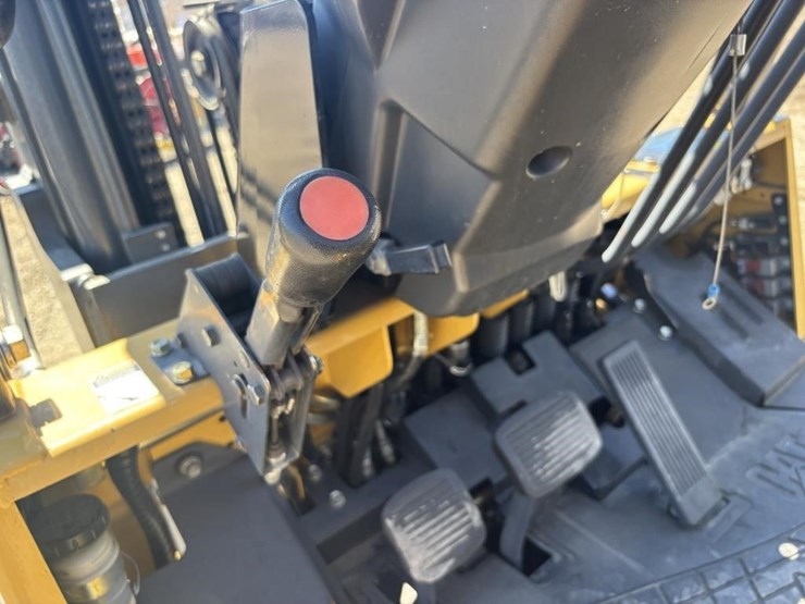 2020-caterpillar-gc40k-image-20